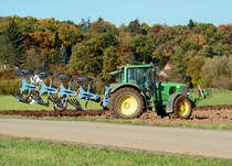 John Deere mit Pflug bei Eu-Arloff - 29.10.2015