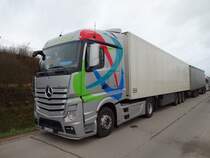 Mercedes-Benz Actros im Hafen von Mertert (Lux.), 13.12.2015