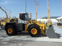 Liebherr L 576 auf einer Baumaschinenmesse in Bern am 18.03.2009