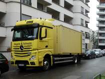 Mercedes Benz Actros am 04.01.16 in Frankfurt am Main