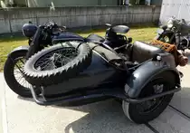 Universal A1000, die Firma in der Schweiz baute dieses schwere Gespann f�r die Schweizer Armee, Bauzeit 1943-46, 2-Zyl.V-Motor mit 986ccm und 25PS, Vmax.93Km/h, gesehen im Schweizerischen Milit�rmuseum Full, Juli 2015