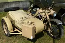 Z�ndapp KS750, f�r die Deutsche Wehrmacht entwickeltes schweres Motorradgespann, mit Seitenwagenantrieb und R�ckw�rtsgang, gesehen im Schweizerischen Milit�rmuseum Full, Juli 2015