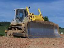 Komatsu D 65 EX-12 am 11.06.2006 in der Nähe von Schengen