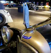 AVIONS VOISIN, K�hlerfigur an einem Oldtimer-PKW von 1928, die franz�sische Firma produzierte von 1919-39, Jan.2016