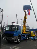 Mercedes-Benz Actros 3332 auf der Baumaschinenmesse Intermat in Paris (21.04.2009)