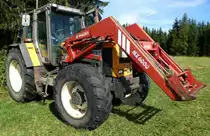 Renault 155.54, Allradschlepper mit angebautem Frontheber, 6-Zyl.Diesel, Bauzeit 1991-2000, Traktorentreffen Deilingen, Juli 2015