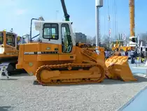 Liebherr LR 622 Litronic auf einer Baumaschinenmesse in Bern am 17.03.2005