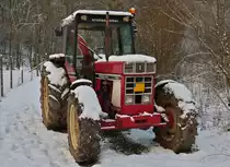 . Mc Cormick 955 mit Sahneh�ubchen waret auf weiter Flur einsam auf seinen n�chsten Einsatz. Januar 2016