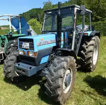 Landini 5860, italienischer Allradschlepper, gebaut von 1888-2000, 3-Zyl.Perkins-Dieselmotor mit 2500ccm und 47PS, Glottert�ler Schleppertreffen, Aug.2015
