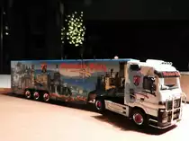 Ein echter  Traum-Truck ,der MB-Truck  Rheinland-Pfalz -allerdings nicht in REAL
existierend,sondern als HERPA-1:87-Modell mit wunderschönen Motiven aus dem
Bundesland...fotografiert 25.1.2016
