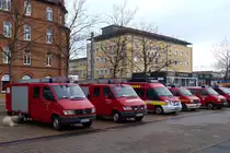 Am 20.12.2015 standen einige Feuerwehrfahrzeuge aus dem Landkreis Nordhausen auf dem Bahnhofsvorplatz von Nordhausen abgestellt