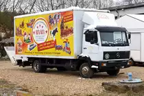 Mercedes LK 814 Eco Power mit schönem bunten Kastenaufbau. Regen (Bayerischer Wald) 05.02.2016