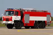 Diesen Tatra T815 der Flughafenfeurwehr Hradec Králové konnte ich beim Einsatz auf dem Flugplatz in Hradec Králové am 05.September 2014 fotografieren.