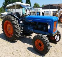 Fordson Major, Ackerschlepper mir 41PS, Baujahr 1958, Schleppertreffen Bottenau, Juni 2015