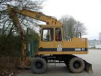 Caterpillar 206B FT abgestellt auf einem Parkplatz in Trier, 27.01.2009