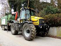 JCB-Fastrac 2135 4WS bringt eine Leistung von rd. 150PS; 160205