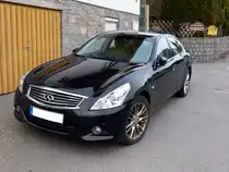 Ein Infinti GX37 gesehen am 14.02.2016 in Regen (Bayerischer Wald).