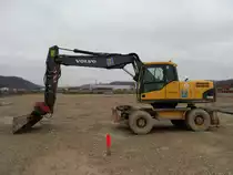 Volvo EW 180C am 15.11.2008 in der Nähe von Konz-Könen