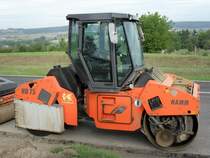 Hamm HD 75 wurde eingesetzt bei Arbeiten an der Bundesstraße zwischen Bitburg und Wolsfeld, 22.08.2010