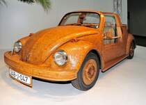  Holz VW Käfer Showcar . Aufnahme am 6.12.2012 bei der Motorshow Essen