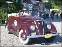 Ford V8 Convertible Sedan als Nr. 8 der Rügen Classcis 2014 in Sassnitz am 29.05.2014