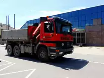 ACTROS-Kipper wurde zusätzlich mit einem Hydraulikkran ausgestattet; 150529