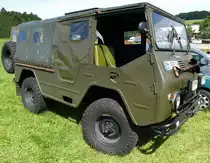 Volvo C202, der schwedische Gel�ndetransporter mit 82PS, wurde haupts�chlich milit�risch genutzt, Bauzeit 1977-81, Schleppertreffen Freiamt, Juni 2015