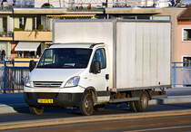 Iveco 40C15 Kleinlaster aus den Niederlanden auf der Kennedybrücke in Bonn - 10.12.2015