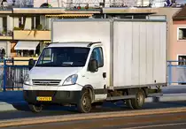 Iveco 40C15 Kleinlaster aus den Niederlanden auf der Kennedybrücke in Bonn - 10.12.2015