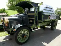 Delahaye, Oldtimer-LKW aus Frankreich, Baujahr 1912, Hinterradantrieb �ber Kette und Vollgummibereifung, Schleppertreffen Freiamt, Juni 2015