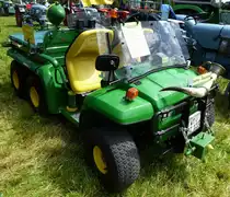 John Deere Gator 6X4, Gel�ndefahrzeug mit 3-Zyl.-Yanmar-Dieselmotor, 658ccm und 15PS, Baujahr 2004, Schleppertreffen Freiamt, Juni 2015