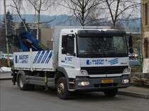 . Mercedes Benz Atego hat schwer zu tragen mit dem Palfinger Kranaufbau.  März 2016