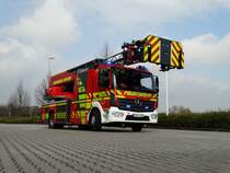Mercedes Benz Atego DLA(K) (Florian Hofheim 1-30-1) der Feuerwehr Hofheim im Taunus. Dank des netten Wehrleiter durfte ich das Fahrzeug auch noch mal mit Blaulicht fotografieren. Dieses Foto ist bei einen vereinbarten Fototermin gemacht worden am 08.03.16