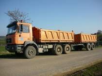 MAN 27.463 auf einem Parkplatz in der Nähe von Junglinster (Lux.), 18.04.2010