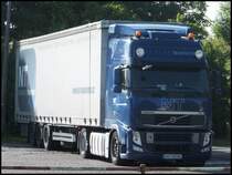Volvo FH 500 Sattelzug aus Österreich in Bergen am 30.06.2014