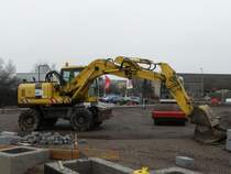 Komatsu PW 160 ES-7 am 08.03.2009 auf einer Baustelle in der Nähe von Luxembourg
