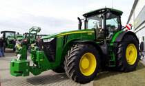 John Deere Serie 8370R zusehn auf der Kotschenreuther Hausmesse in Zeulenroda-Triebes am 08.03.16