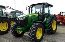 John Deere 5075M zusehn auf der Kotschenreuther Hausmesse in Zeulenroda-Triebes am 08.03.16