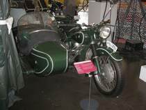 Polizeimotorrad mit Beiwagen - BMW R 67/2 im Uhren- und Automuseum Schramberg am 12.03.2016.
