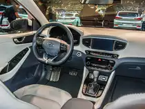 Hyundai Ioniq (interieur), der Prius Konkurrent aus Südkorea. Foto: Autosalon Genf 2016 März.