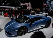 Lamborghini Huracán mit matter Lackierung, aufgenommen auf dem Autosalon Genf 2016