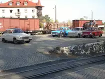 Fahrzeugparade von Wartburg, Moskwitsch, BMW R35, Trabant und Saporoshez am 07.10.2007 im Bahnhof Bertsdorf