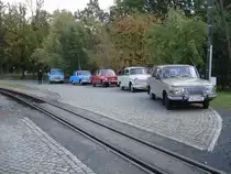 Fahrzeugparade von Wartburg, Trabant, Saporoshez, Moskwitsch und Barkas am 07.10.2007 im Bahnhof Bertsdorf