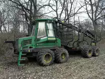 John Deere 810 D Eco III am 04.01.2009 in der Nähe von Junglinster (Lux.)