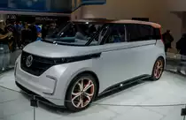VW Budd-e, ein Elektro-Van Concept aus dem Hause VW, ausgestellt auf dem Autosalon Genf 2016.