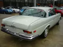Heckansicht eines Mercedes Benz W111 E28 Coupe. 1967 - 1971. Classic Remise Düsseldorf am 20.03.2016.