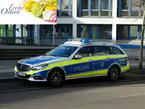 Mit diesem Bild möchte ich allen Fahrzeugbilder.de Usern und Besuchern Frohe Ostern wünschen. Hier zu sehen Polizei Heidelberg Mercedes Benz E-Klasse FustW am 29.01.16 in Heidelberg