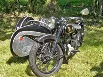 Simson AWO 425 Touren Gespann mit Klassikbeiwagen vom Fahrzeugbau Stoye Leipzig beim AWO-Treffen in Lunzenau 2009.