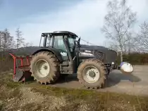 Valtra T 173 am 28.02.2016 in der Nähe von Wasserliesch