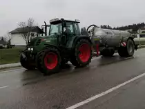 FENDT 313Vario-TMS, mit vollem Güllefaß; 160325